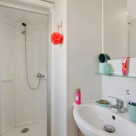 Campingplatz Bungalow Vacances - Riviera Vacances Fréjus